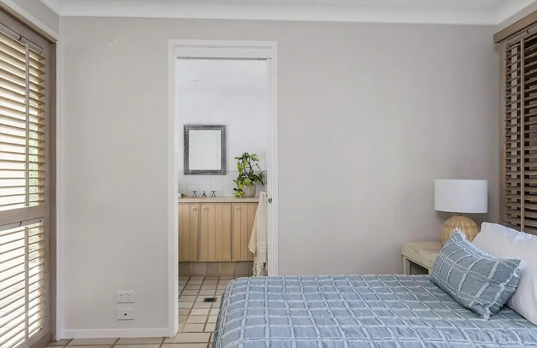 Belongil Summerhouse 12 Childe Street-1
